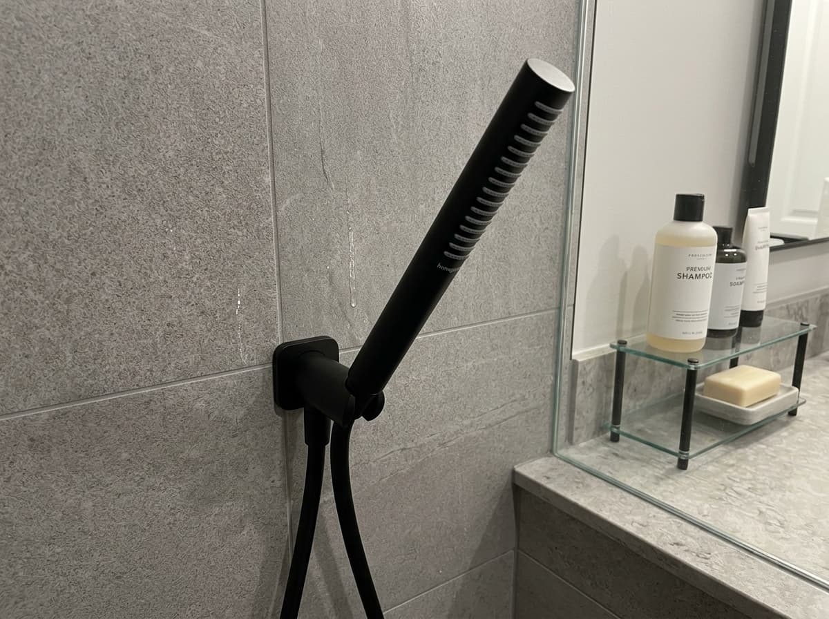 Hansgrohe | Pulsify S Baton Handshower in Matte Black