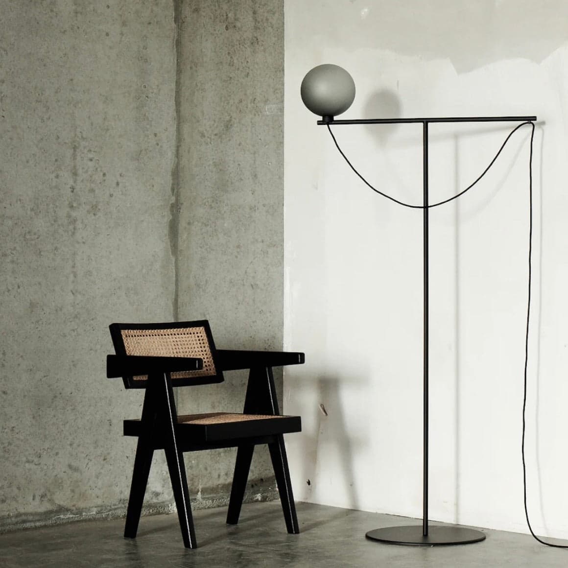 Handvärk | Globe Floor Lamp - alternate view