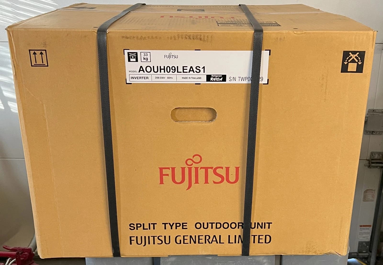 Fujitsu AOUH09LEAS1 Outdoor Mini-Split Heat Pump Unit - 9,000 BTU - 21.3 SEER